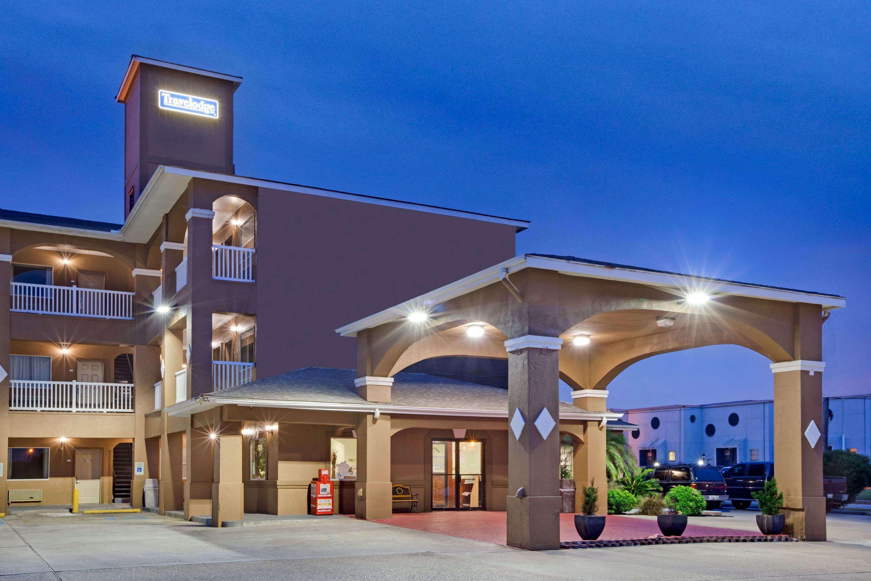 Red Roof Inn Plus + Galveston - Beachfront Exteriör bild